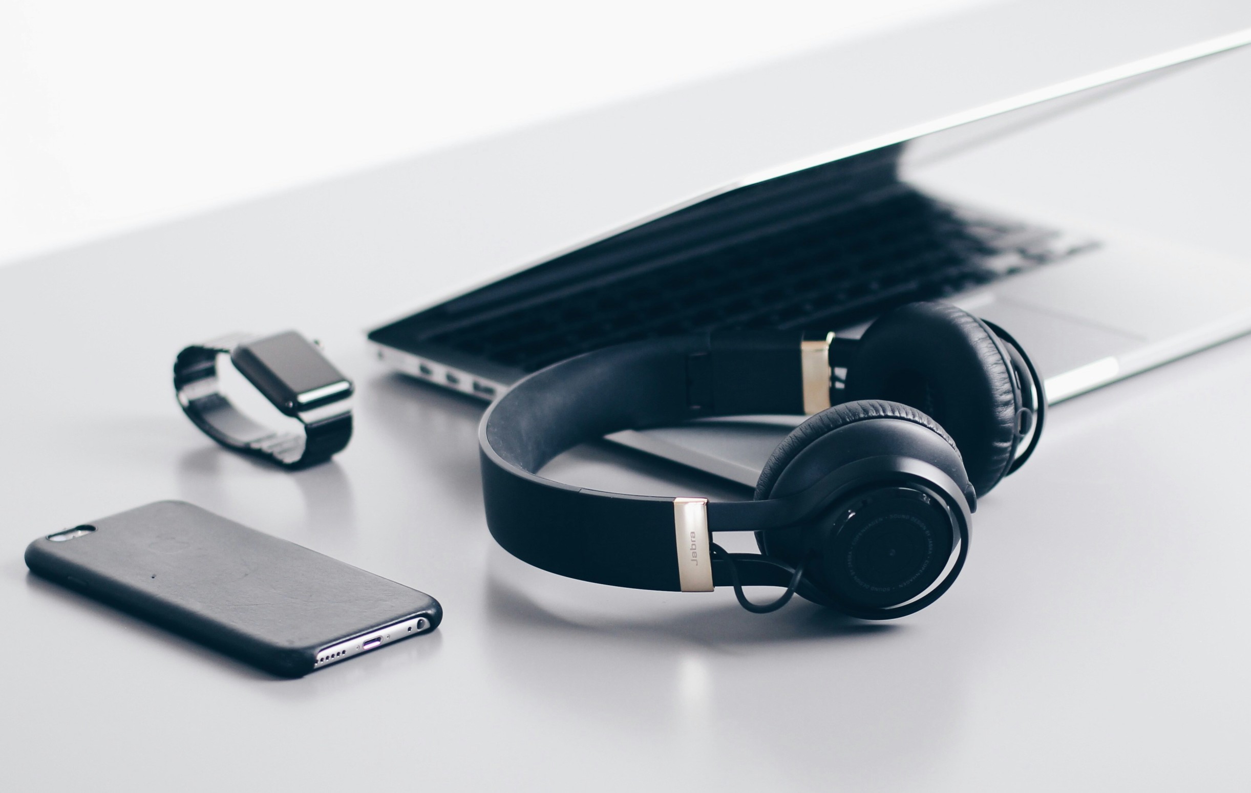 christopher gower axa21cf7ry unsplash (1) (1)
